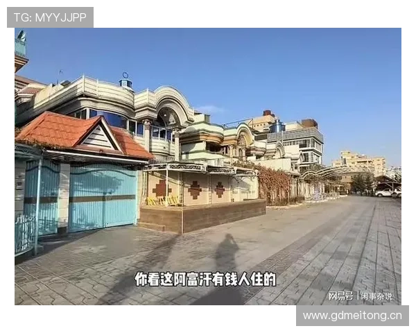 刷到鲍春来家门口那阵仗，我以为误入豪宅博主的账号