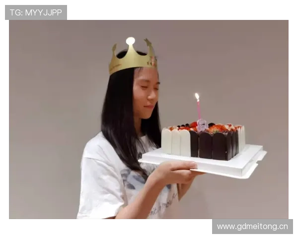 朱雪莹朋友圈晒的豪宅照片，让人一秒忘了她场上拼命样子