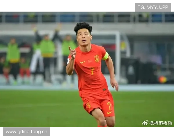 武磊家冰箱里塞满的不是菜，是西甲火腿？